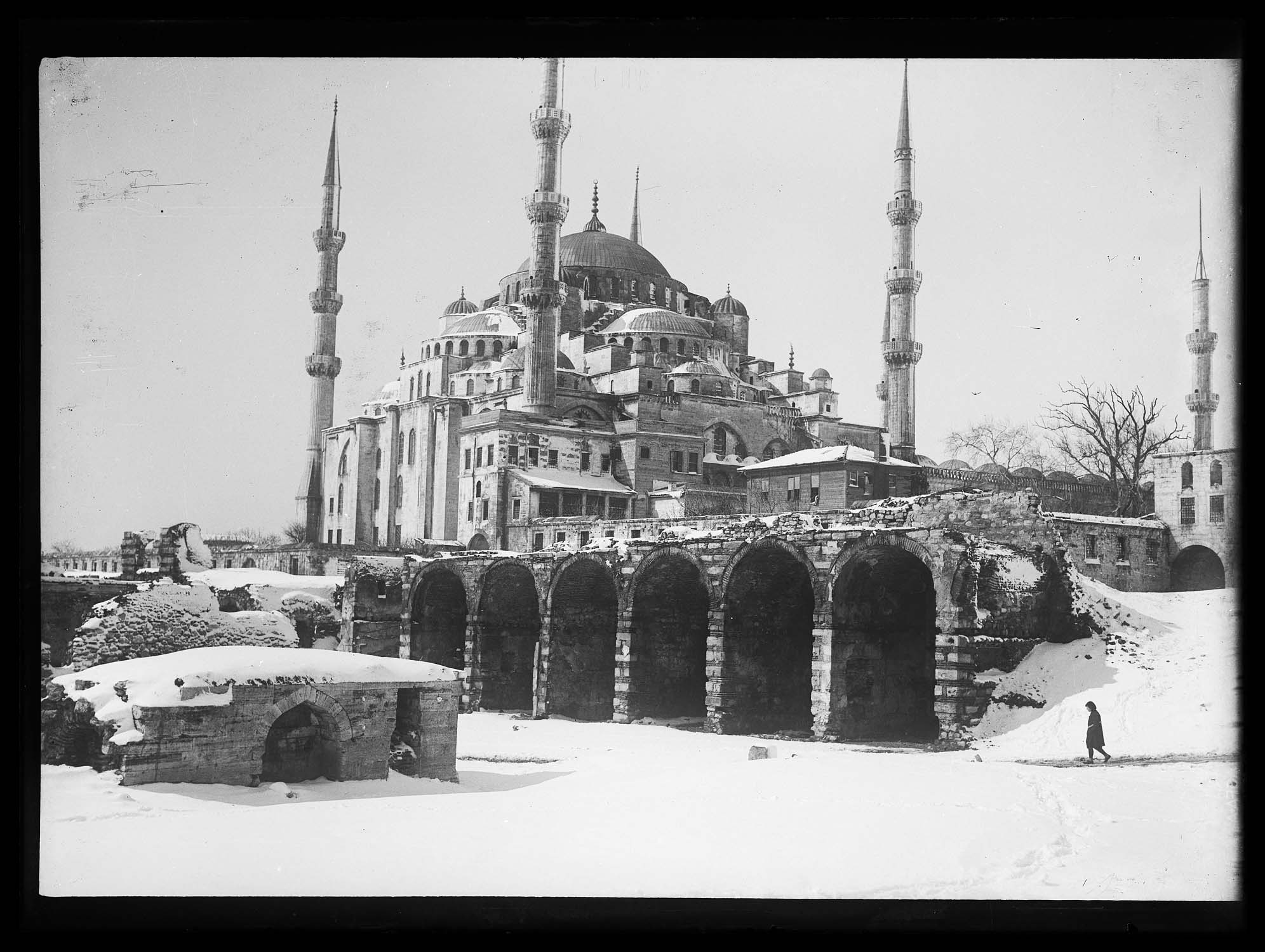 Arrière de la mosquée (façades nord et est) sous la neige